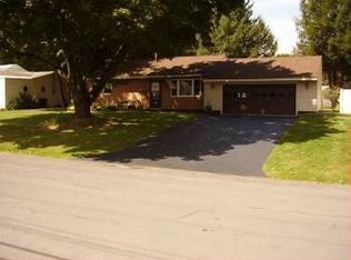 29 Walnut Dr, Whitesboro, NY 13492