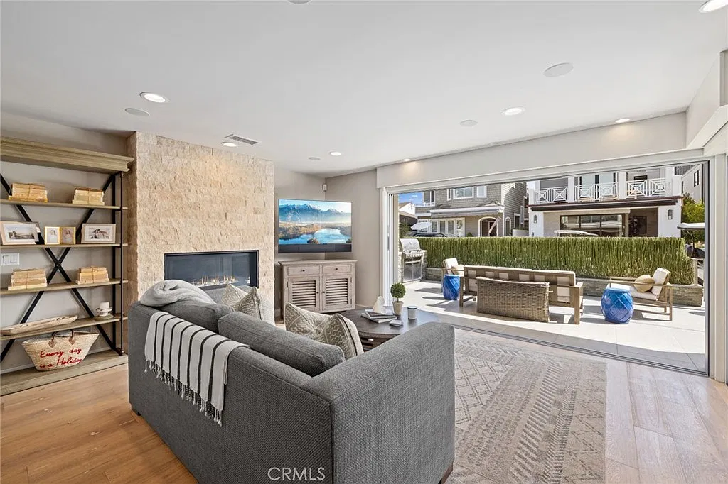 3 bed, 2000 sqft, $11,000 — Photo 4