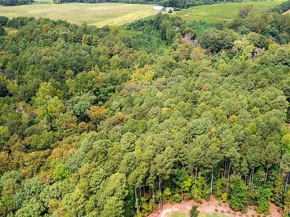 3rd image of 281 Racefield Dr