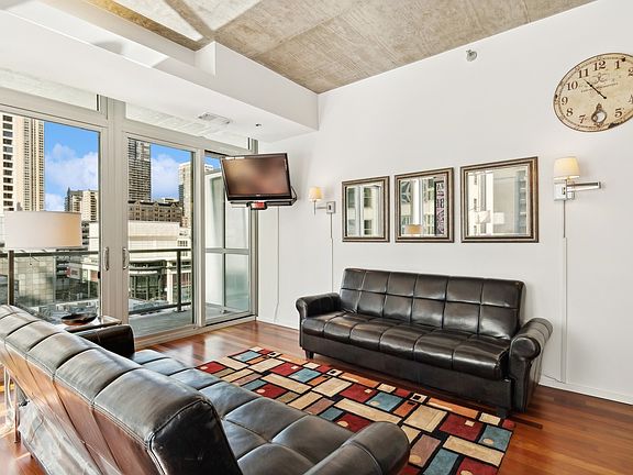 5th image of 550 N Saint Clair St APT 905