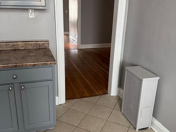 3rd image of 7152 S Calumet Ave APT 3