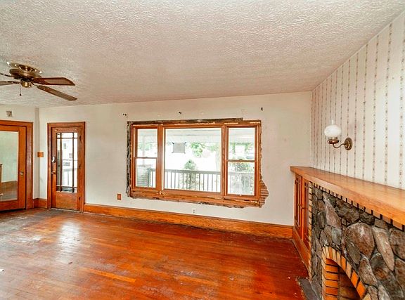 5th image of 596 Orchard Ave