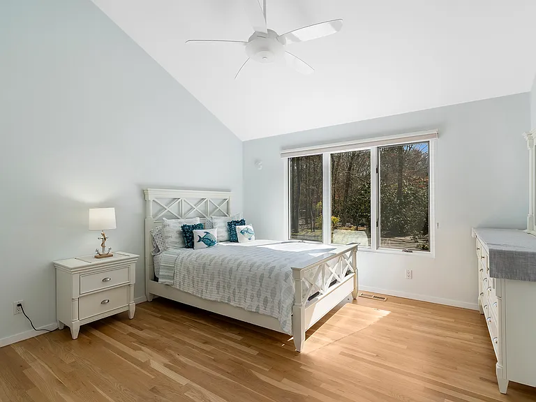 Deerfield E — Photo 16