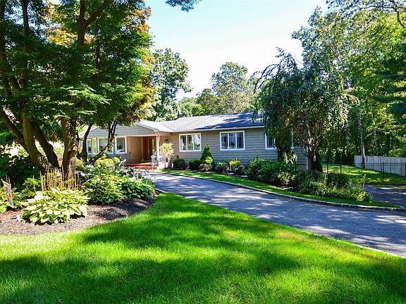 3rd image of 12 Chiswell Dr