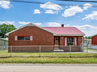 211 E South St, Carmichaels, PA 15320