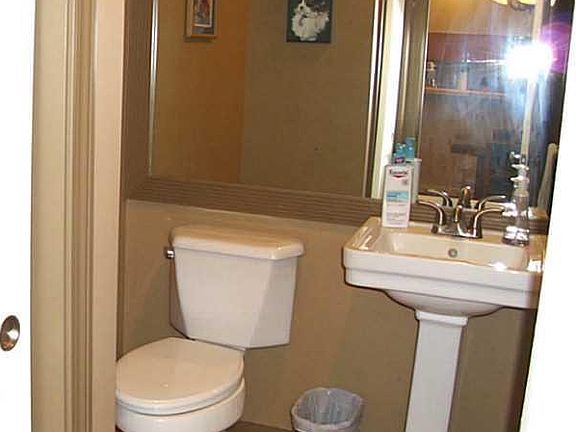 Bathroom - Downstairs