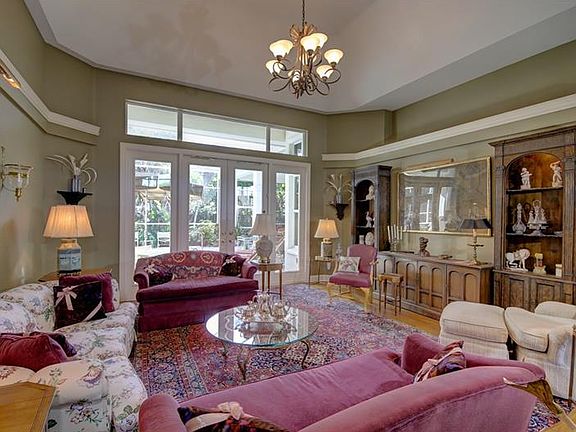 5th image of 17 Evonaire Cir