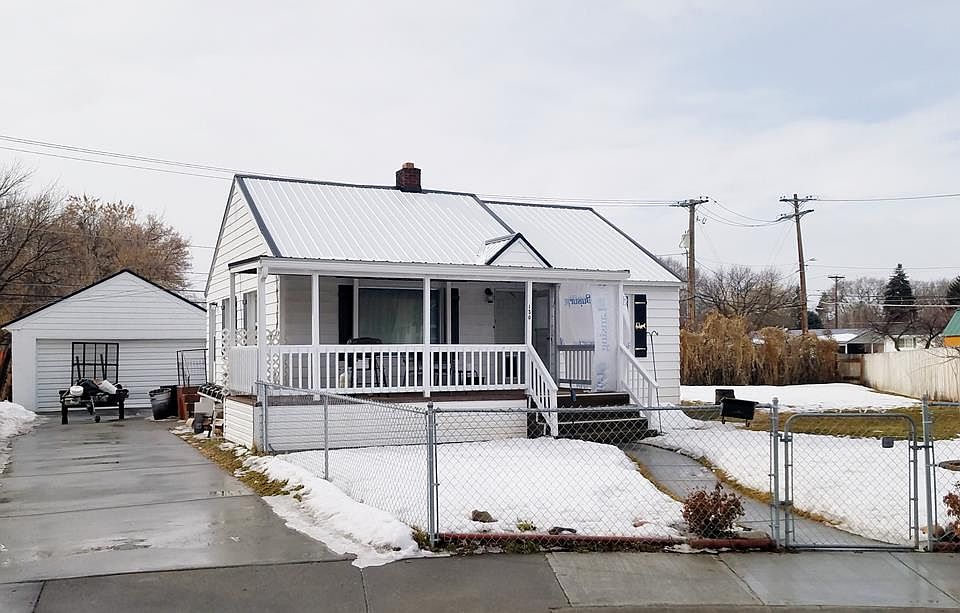 1st image of 130 E Crowley St