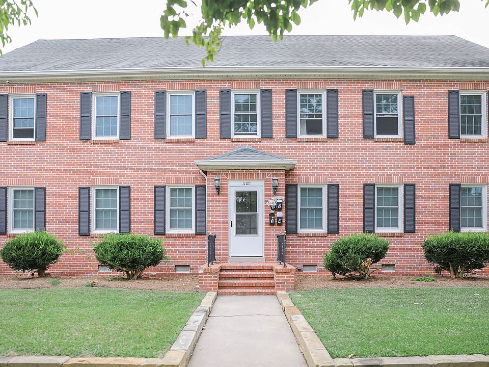 1st image of 1109 N Chestnut St APT 1