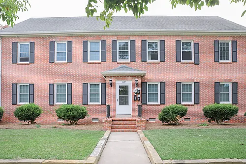 1109 N Chestnut St Photo 1