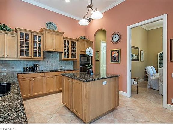 5th image of 2538 Augusta Dr
