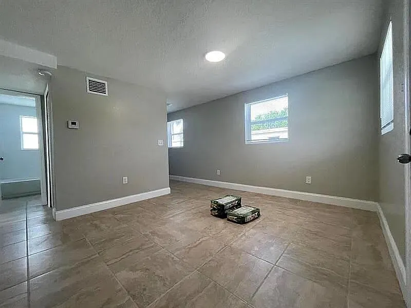 2 bed, 1.0 bath, 528 sqft, $1,550 — Photo 4