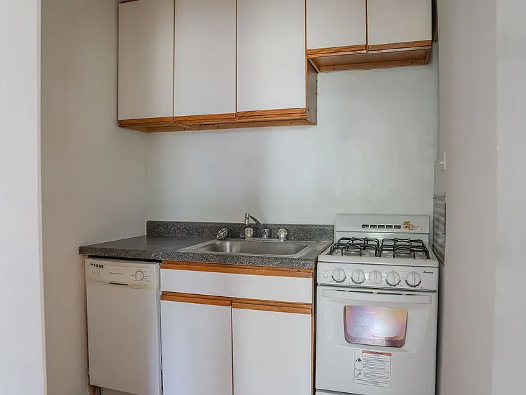 4545 N Beacon — Photo 6