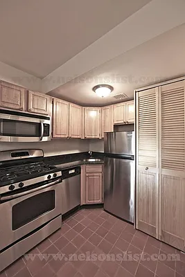 Rented by R New York | media 9