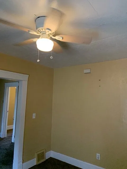 Spacious 3 Bed 1 Bath — Photo 4