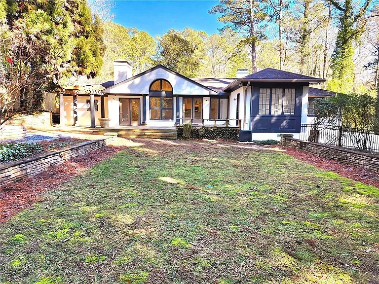 4044 Northside Dr NW — Photo 14