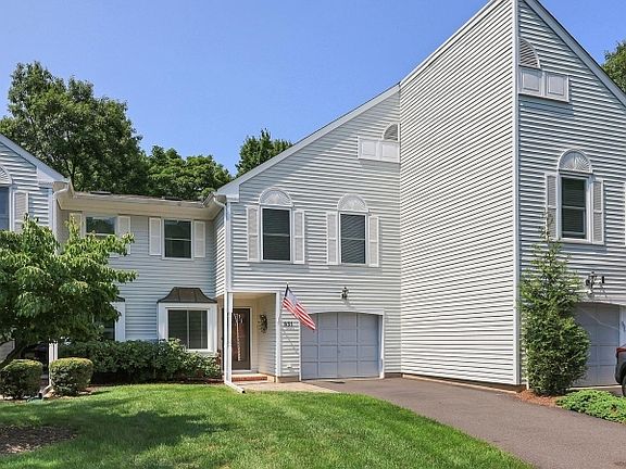 2nd image of 851 Princeton Ct