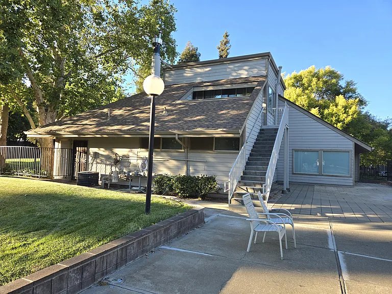 7542 Rosedale Ct — Photo 52