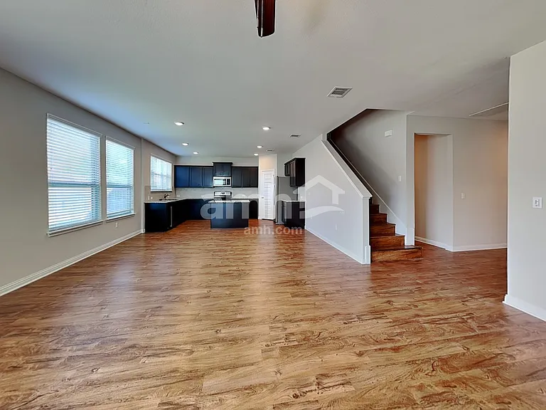 8113 Turnberry Ln — Photo 4