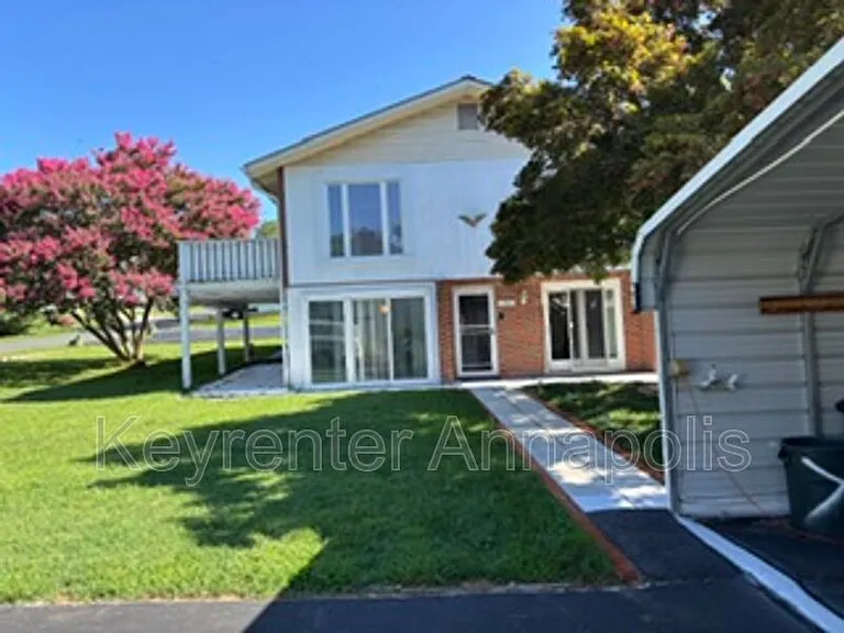 1185 Bayview Vis — Photo 2