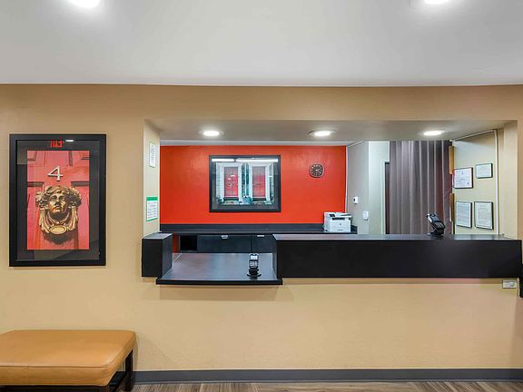 Lobby and Guest Check-in