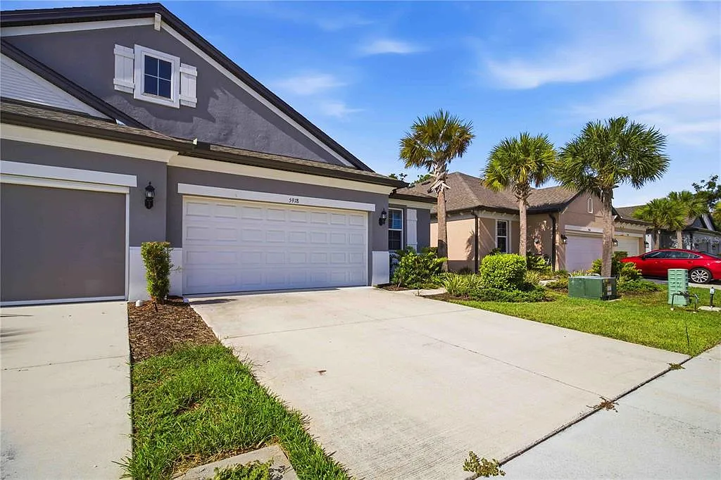 2 bed, 2.0 bath, 1627 sqft, $2,750 — Photo 2