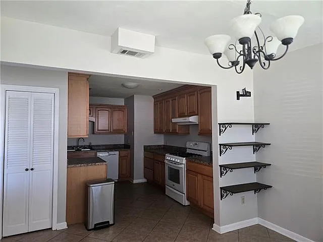 641 Jefferson Heights Ave — Photo 4