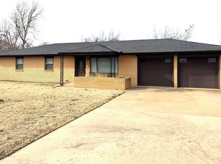 116 Mitchell Rd, Hennessey, OK 73742