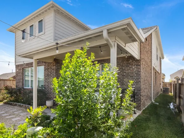 761 Lake Lacosta Dr, Katy, TX 77493