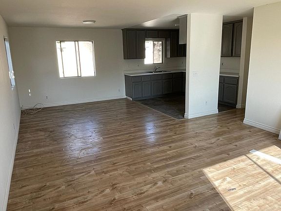 2nd image of 10618 Wilmington Ave