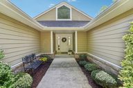 Dawnbrook Dr-2404-003.jpg