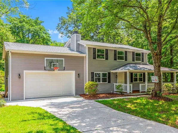 1105 Century Park Ave, Kernersville, NC 27284