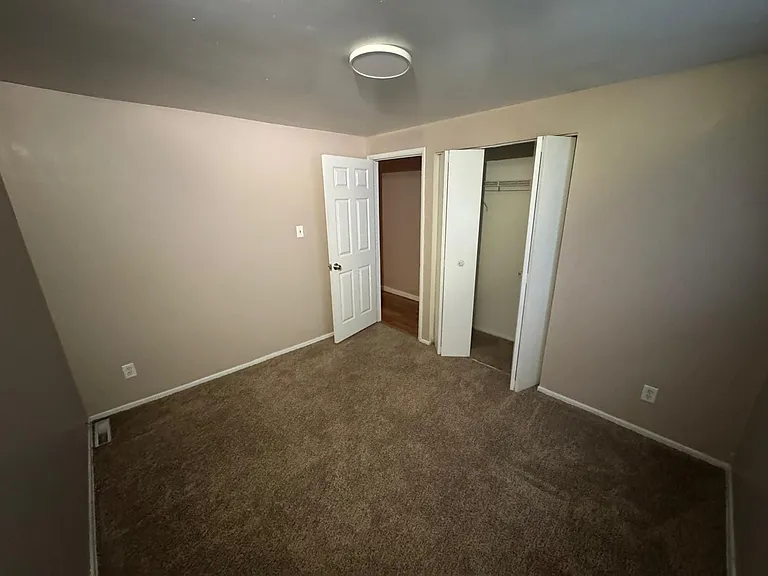 211 Parkwood Dr — Photo 10