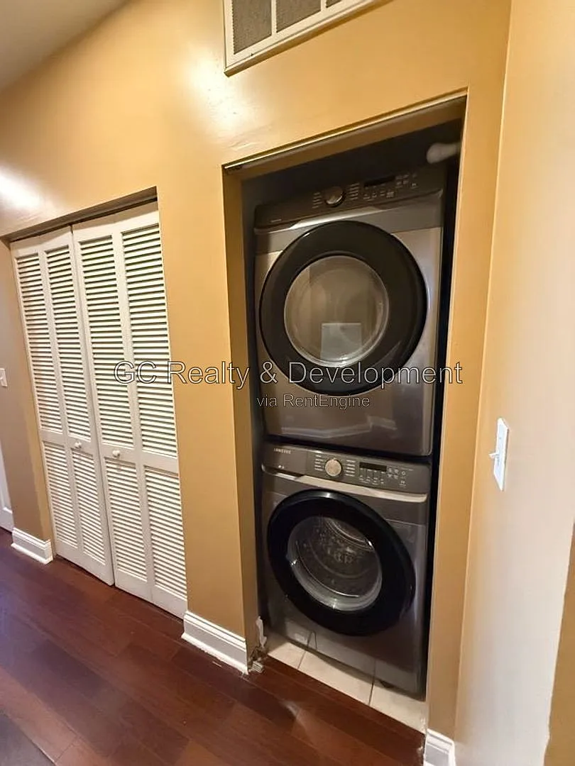 3 bed, 2.0 bath, 1600 sqft, $2,600 — Photo 4