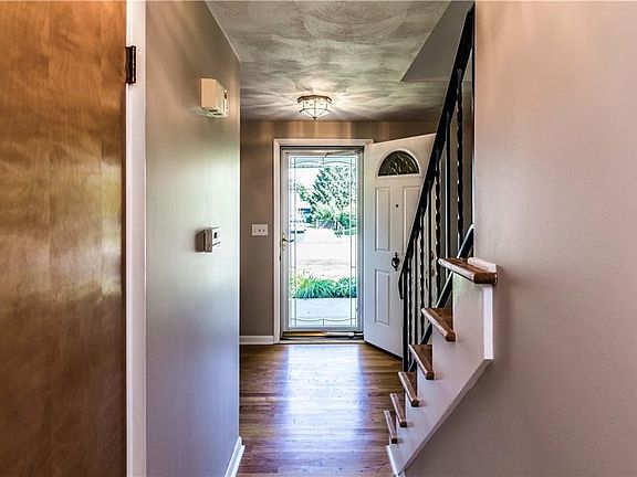 5th image of 5833 Marlow Dr