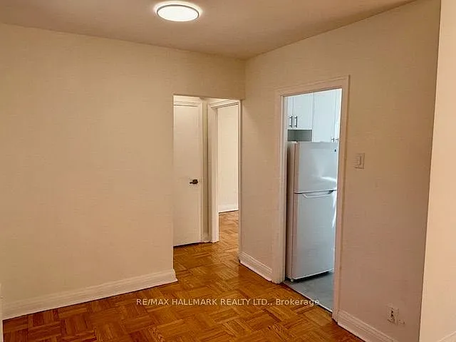 11 Anglesey Blvd — Photo 4