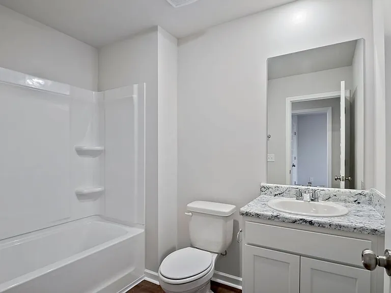 821 Ashford Dr — Photo 13