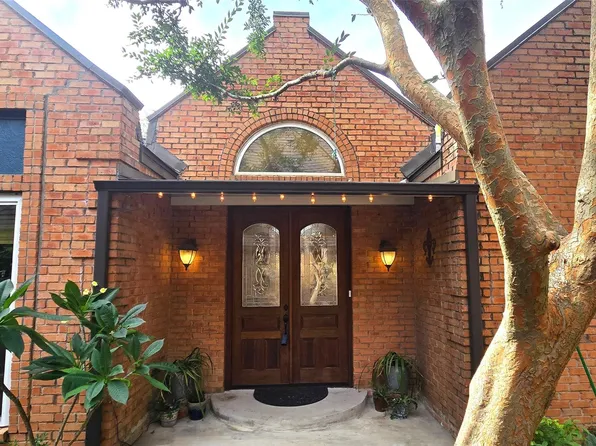 1142 Misty Lake Dr, Sugar Land, TX 77498