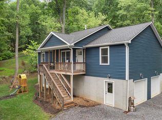 293 Red Bud Ln, Front Royal, VA 22630