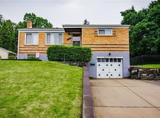 3572 Wallace Dr, Pittsburgh, PA 15227