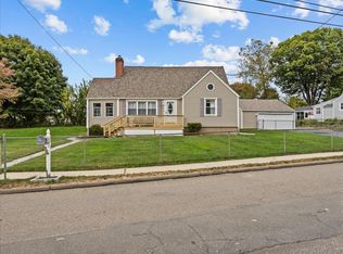 20 Saltonstall Pl, East Haven, CT 06512