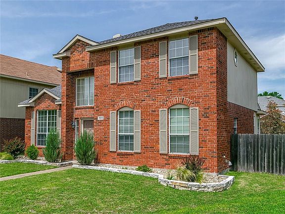 4th image of 2922 Periwinkle Ct
