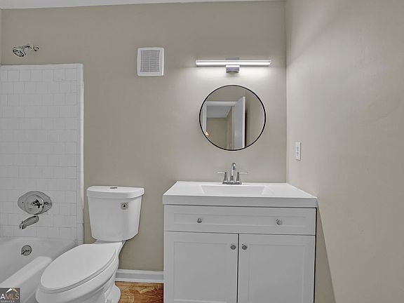 4th image of 3312 Northcrest Rd APT C