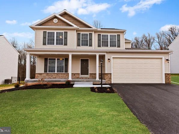 60 Red Maple Dr, Etters, PA 17319