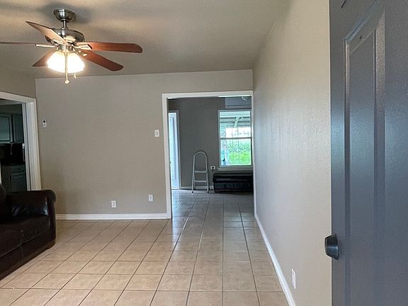 5th image of 607 IMPERIAL BLVD