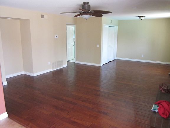 3rd image of 10790 Carillon Ct