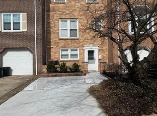 1443 S Collins Ct, Blackwood, NJ 08012