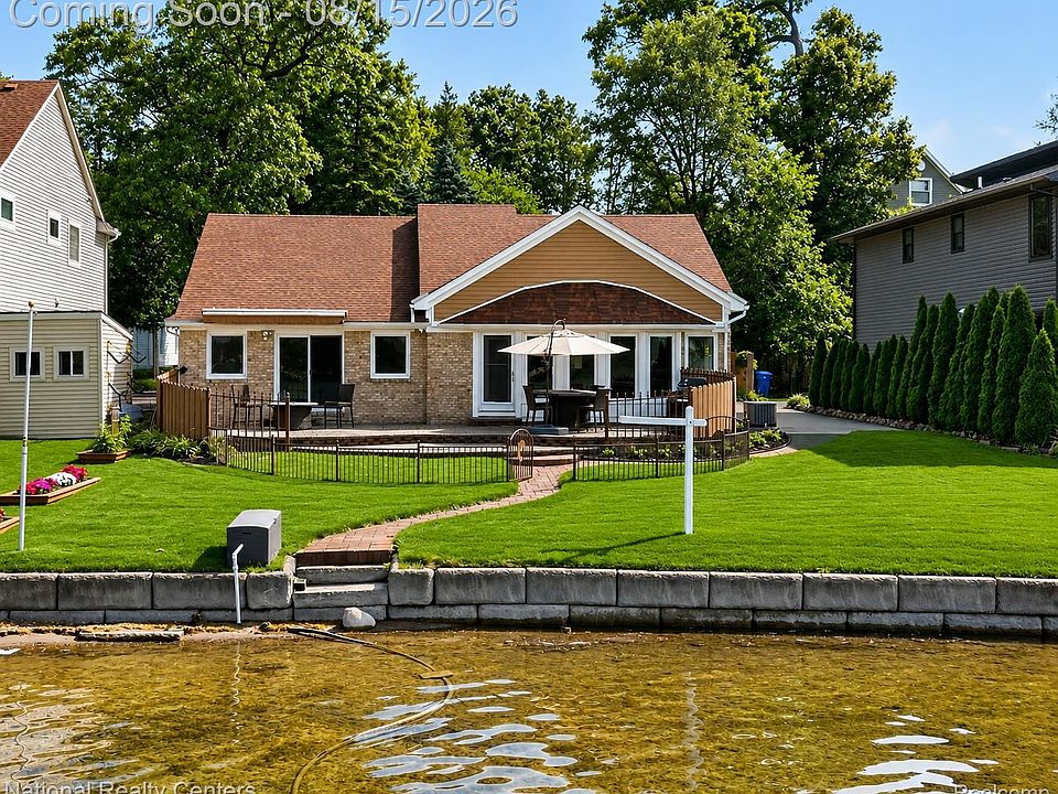 1st image of 560 Black Oaks Trl