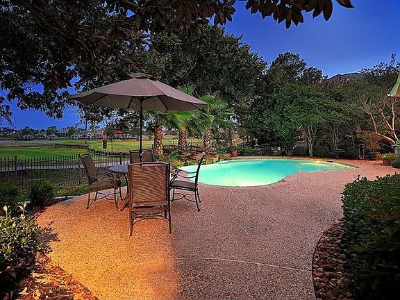 4th image of 39 Brookgreen Cir S