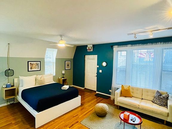 5th image of 1742 W Division St #1742